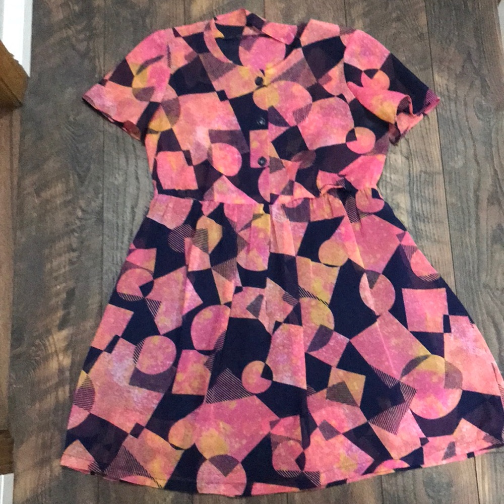 Vintage dress. Geometric design.